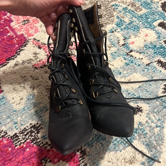 Pointed Toe Stiletto Heeled Booties - Picture 3 of 5